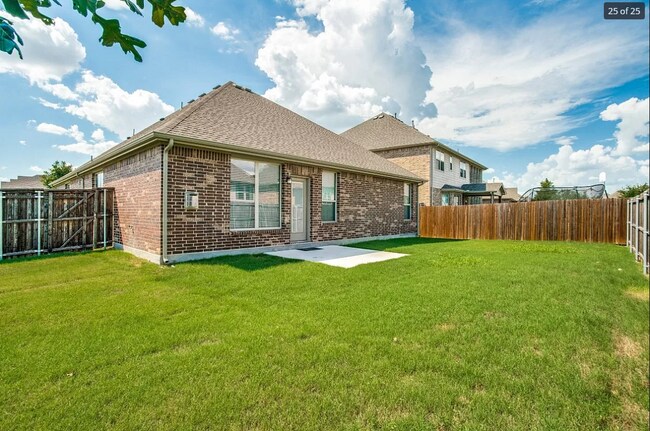 Building Photo - 1600 Keswick Dr