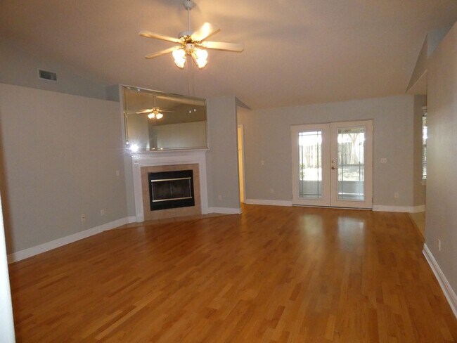 Building Photo - Charming 4-Bedroom Home With Sunroom