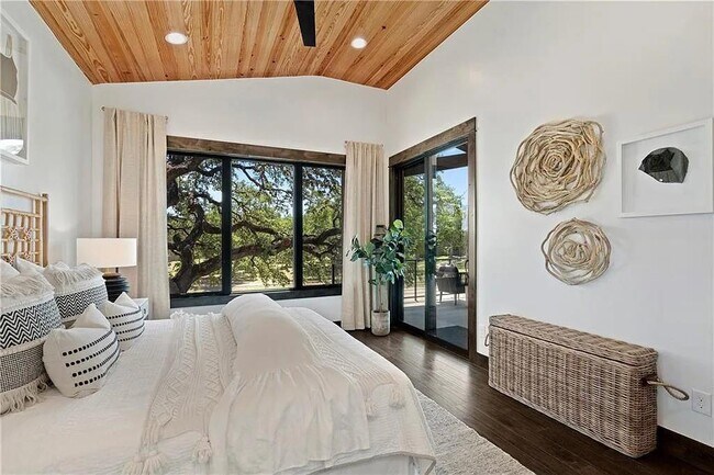 Building Photo - 19213 Lost Tree Blvd