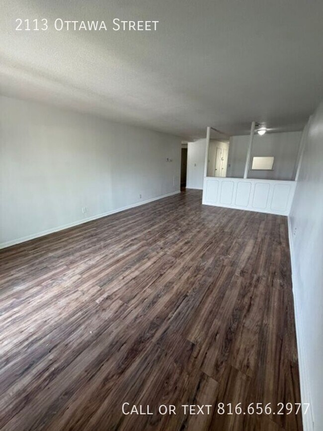 Building Photo - 2113 Ottawa St