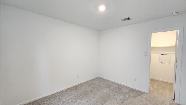 Building Photo - 16202 Rustic Pr Dr