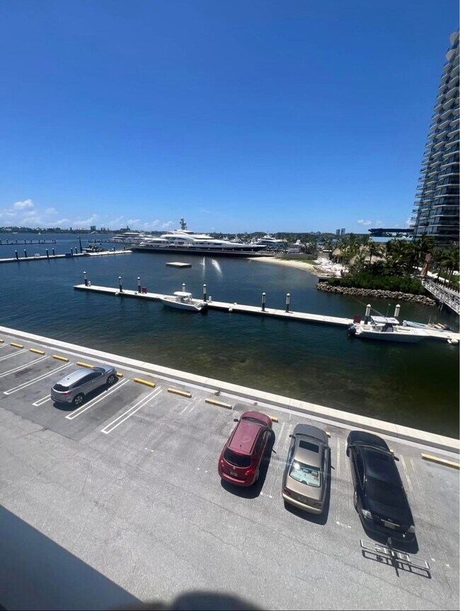 Building Photo - 4500 N Flagler Dr