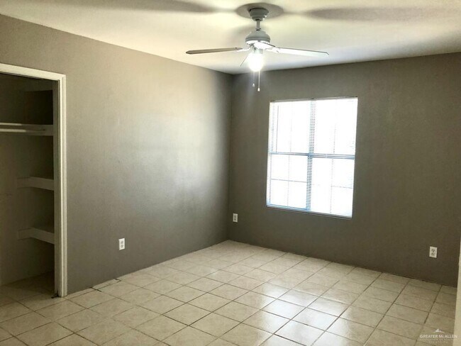 Building Photo - 17 El Campo Dr