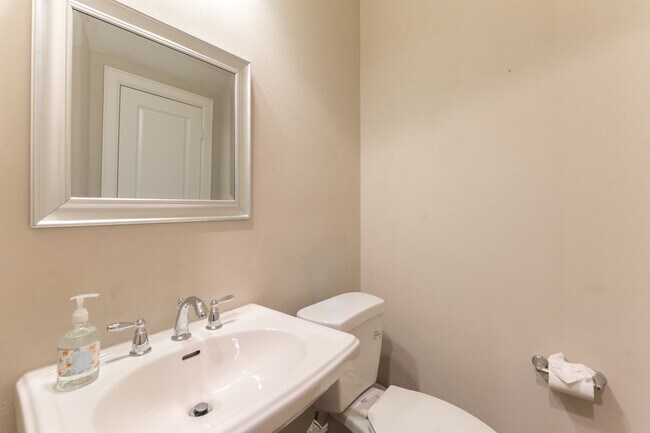 Building Photo - 91 Kendrick Pines Blvd