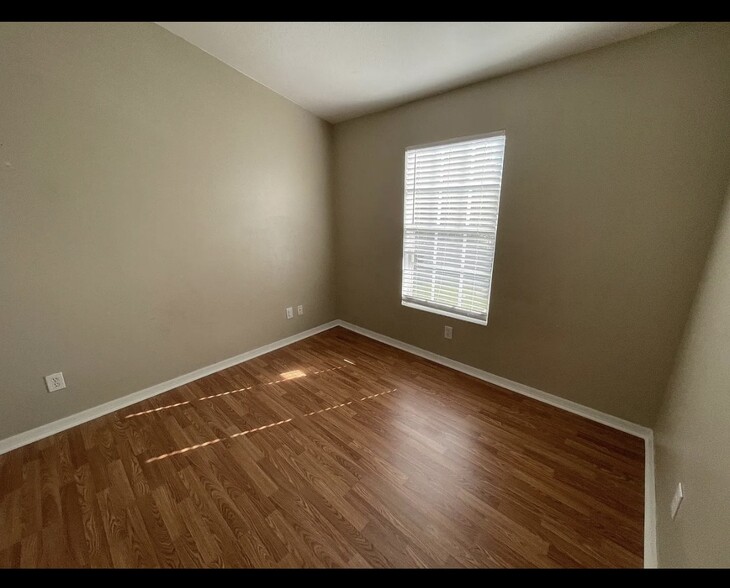 Building Photo - 1255 Charlesworth Dr