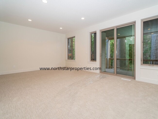 Building Photo - Tranquil Elevated Design in Tigard