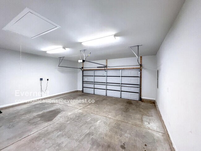 Building Photo - 118 Holly Fern Dr.