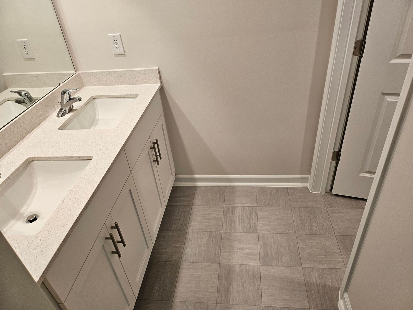 Building Photo - 925 Canis Minor Rd