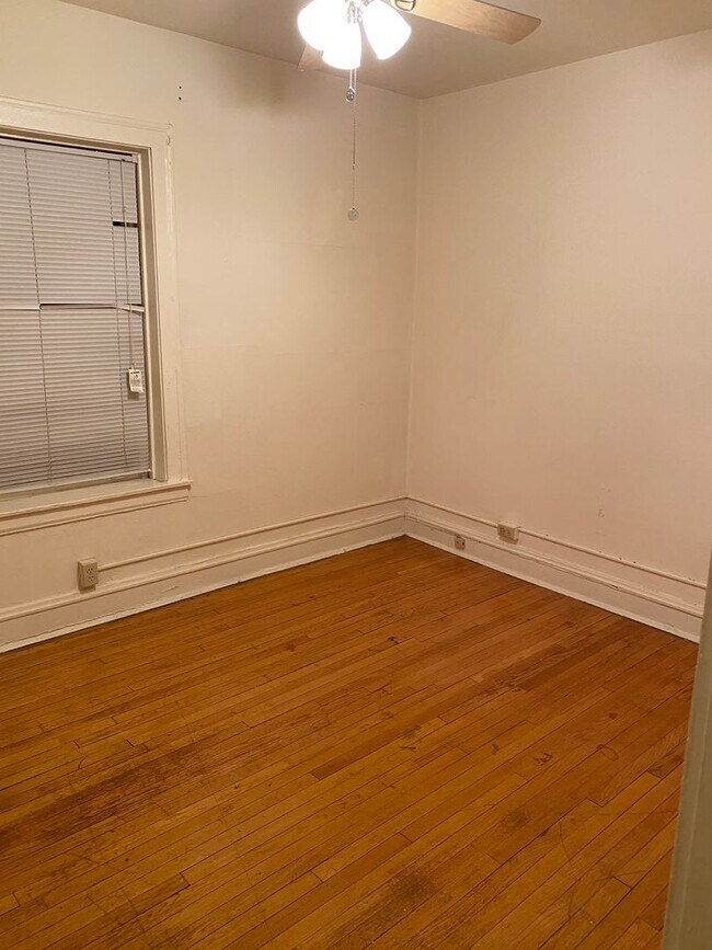 Building Photo - Spacious Lincoln Square