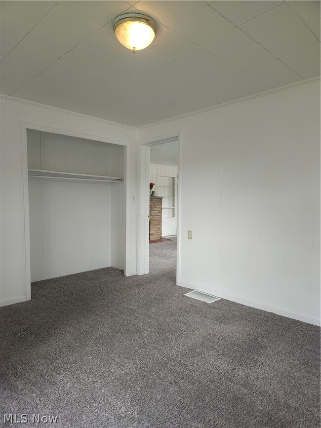 Building Photo - 4660 Darrow Rd