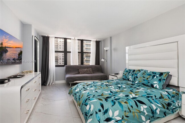 Building Photo - 2401 S Ocean Dr