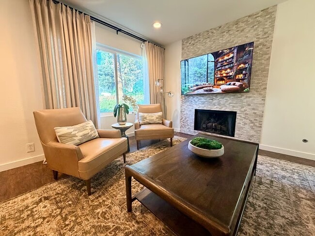 Building Photo - 177 N Singingwood St