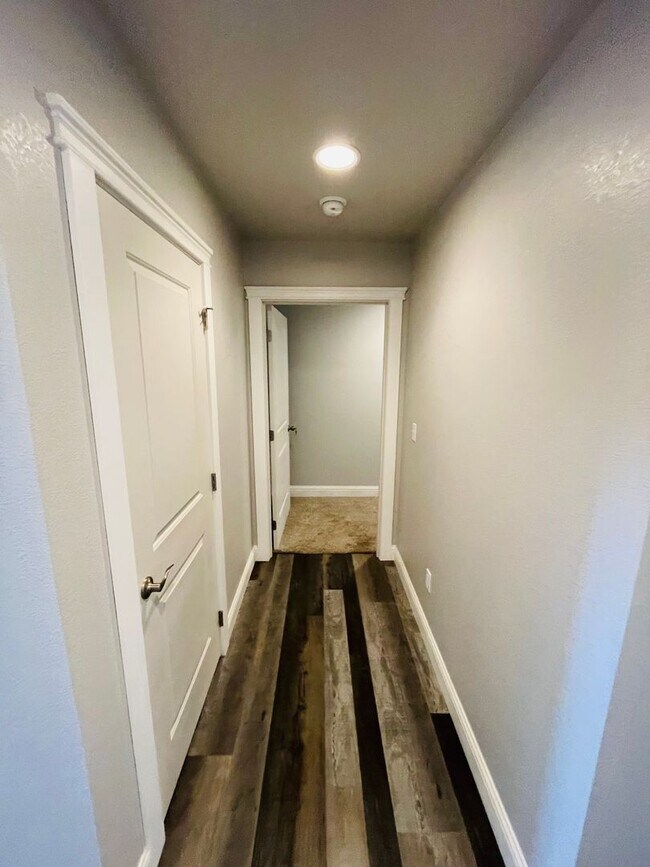 Building Photo - Entertainers delight, 3bdrm 2.5 bath home ...