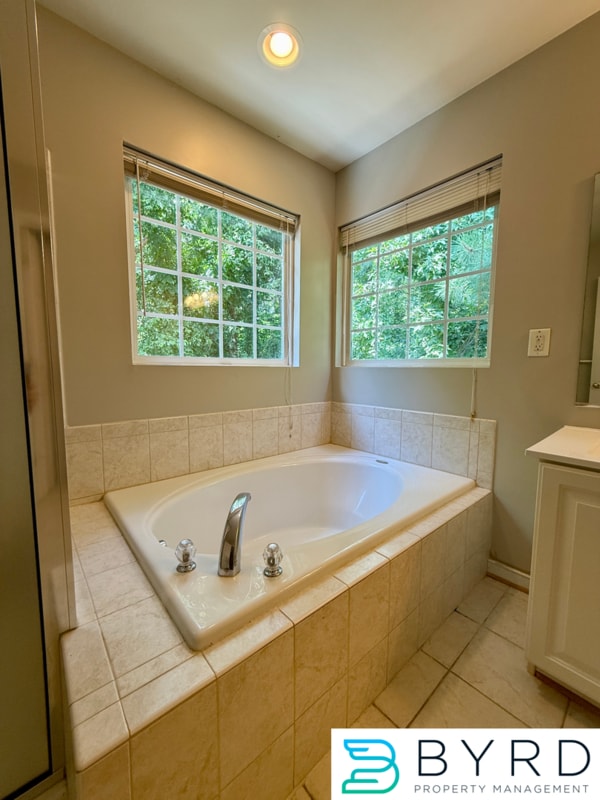 Building Photo - 1529 Olde Sage Ct