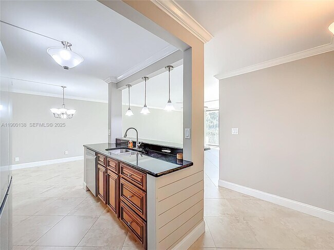 Building Photo - 1350 River Reach Dr