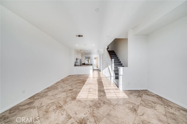 Building Photo - 814 Silk Tree