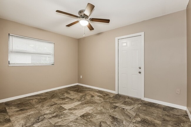 Building Photo - 4 BR/2.5BA | Newly Renovated Single Family Home | 1-Car Covered Parking | Fenced backyard!