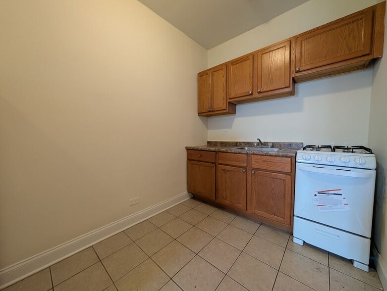 Building Photo - 4851 N Damen Ave