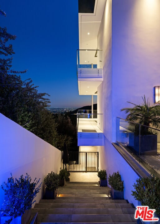 Building Photo - 7080 Mulholland Dr