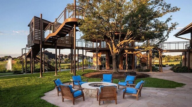 Building Photo - 2910 Starling Dr