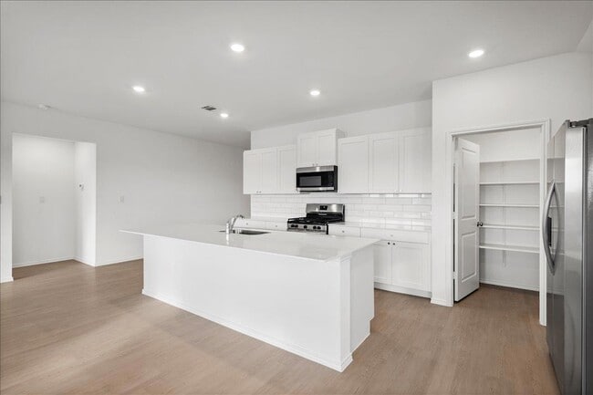 Building Photo - 212 Seven Seas Dr