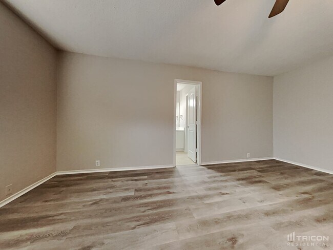 Building Photo - 4512 Merlot Dr