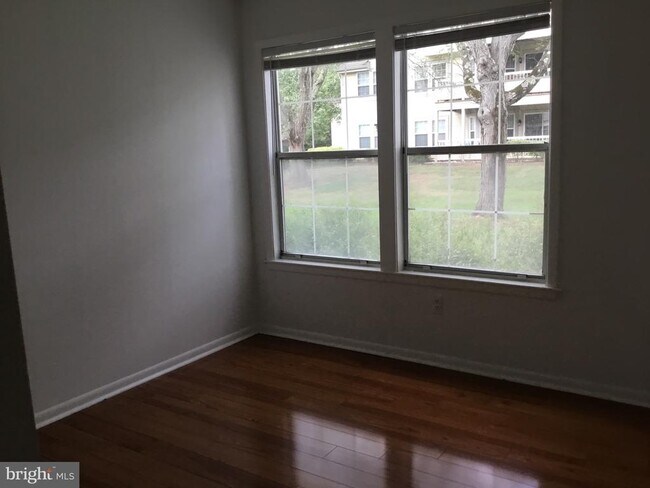 Primary Photo - 110 Lowell Ct