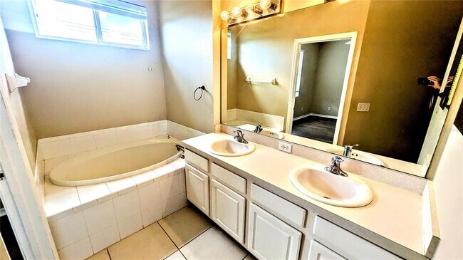 Building Photo - 3792 Mahony Ln