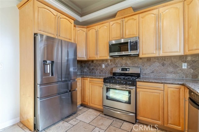 Building Photo - 711 E Angeleno Ave