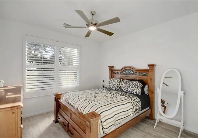 Building Photo - 424 Summit Ridge Dr N