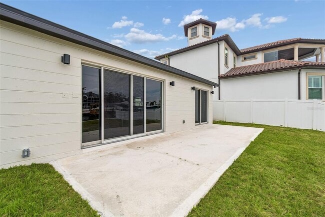 Building Photo - 3921 Versailles Dr