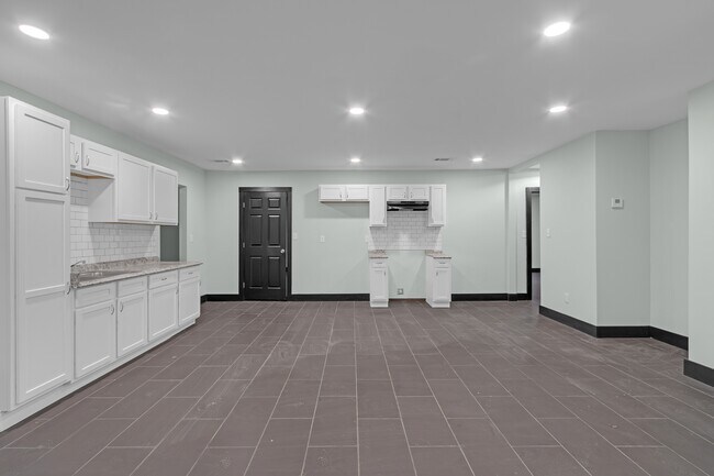 Building Photo - 1697 Baine Ave