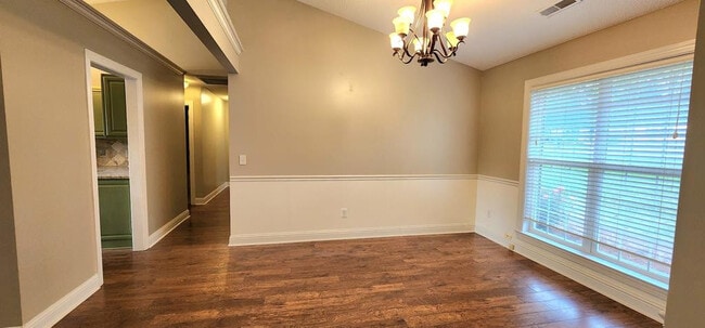 Building Photo - 1159 Shoreland Dr