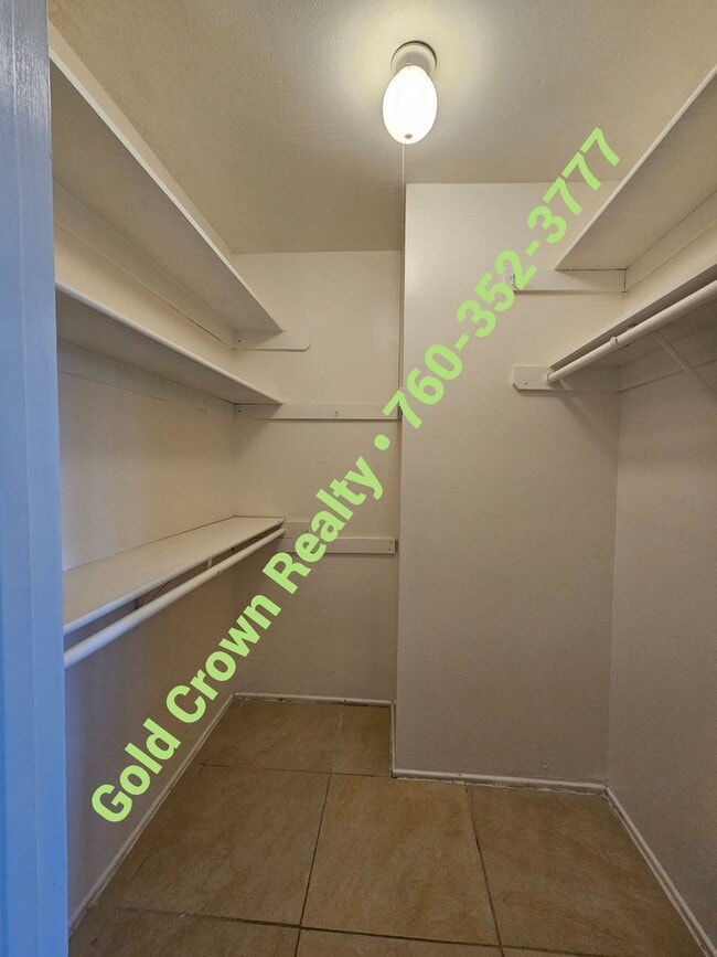 Building Photo - Condo for Rent in Gated Community