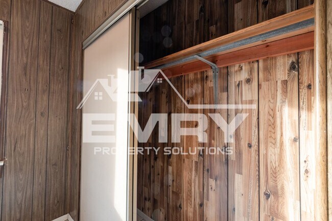 Building Photo - 6221 Fishburn Ave