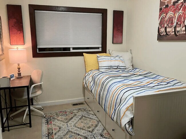 Building Photo - 756 N 76th St