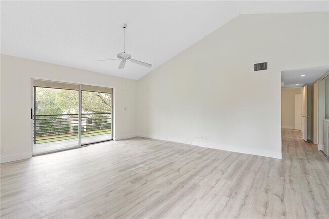 Building Photo - 610 Gardens Dr