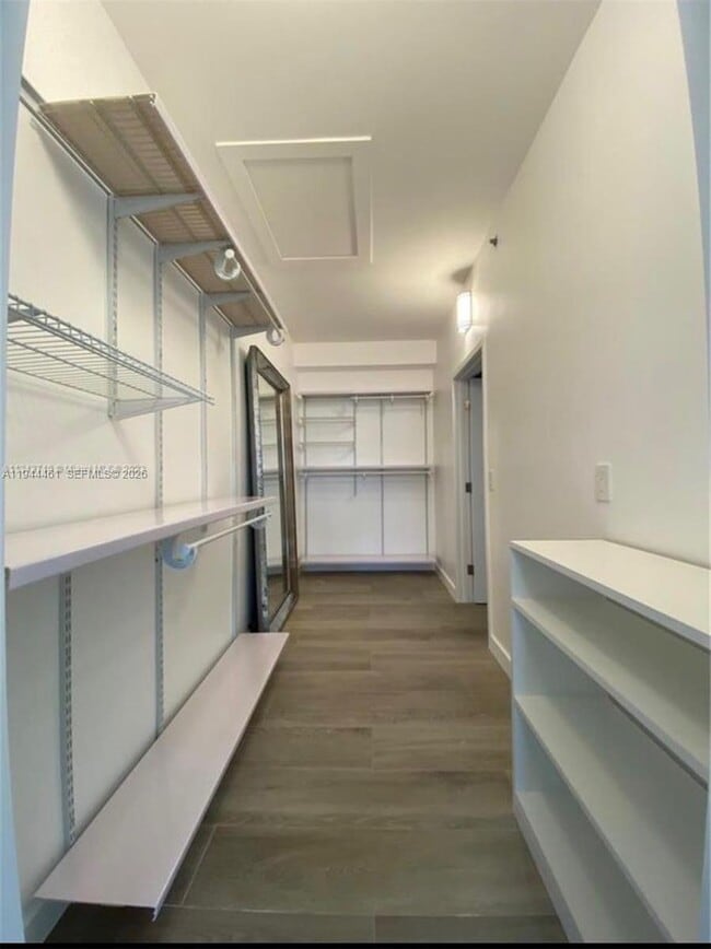 Building Photo - 3105 NE 184th St