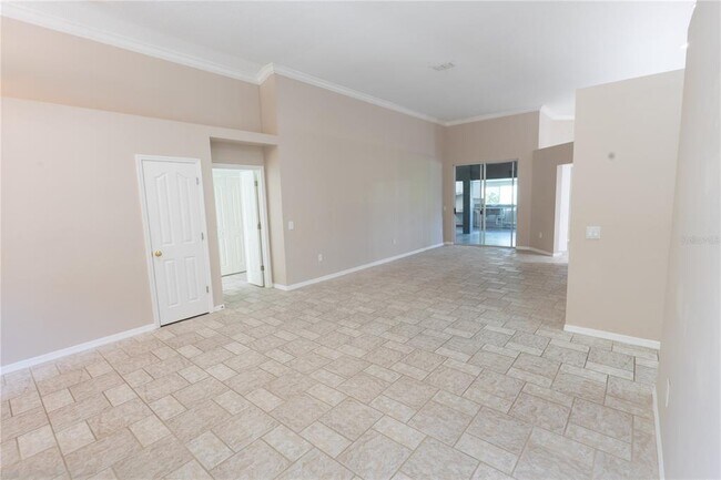 Building Photo - 16505 Lake Heather Dr