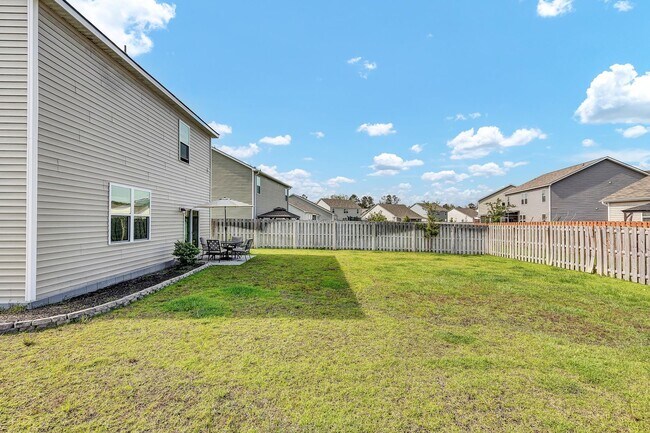 Building Photo - Ways Station Golf course community in Richmond Hill Plantation - 4 Bed/2.5 Bath