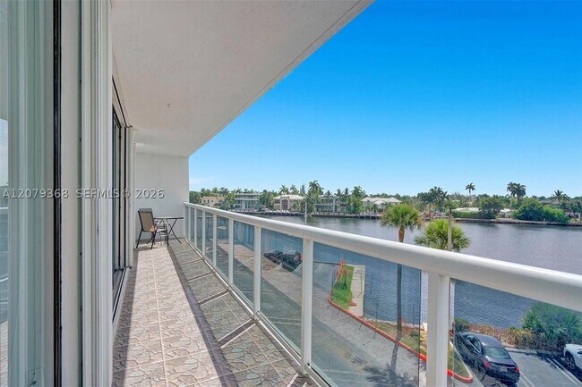 Building Photo - 20515 E Country Club Dr