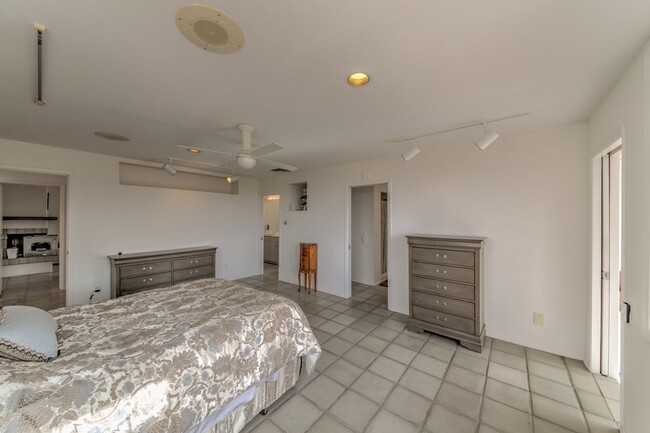 Building Photo - SANDIA HEIGHTS EXECUTIVE RENTAL 2+Story 3B...