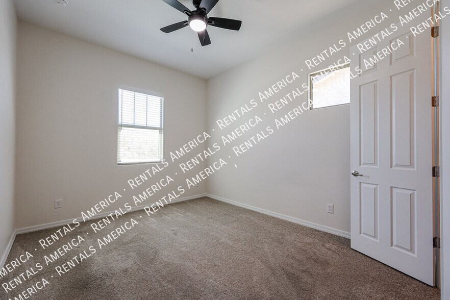 Building Photo - 44716 N 44th Ave