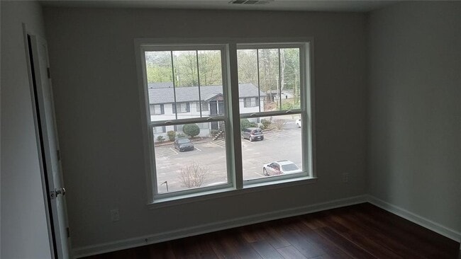 Building Photo - 2156 Park Terrace