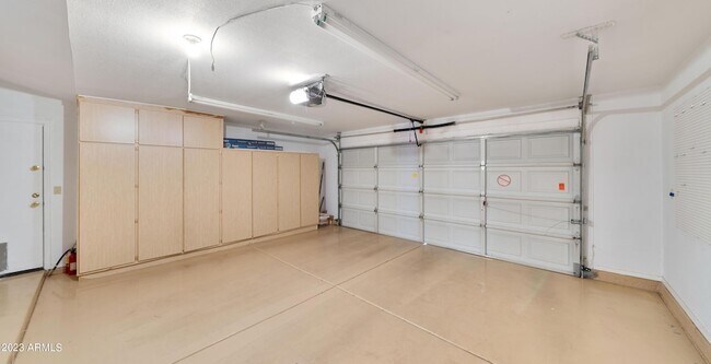Building Photo - 4104 E Palo Brea Ln