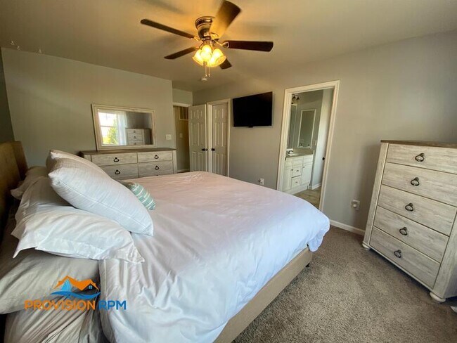 Building Photo - 106 Hanson Ct