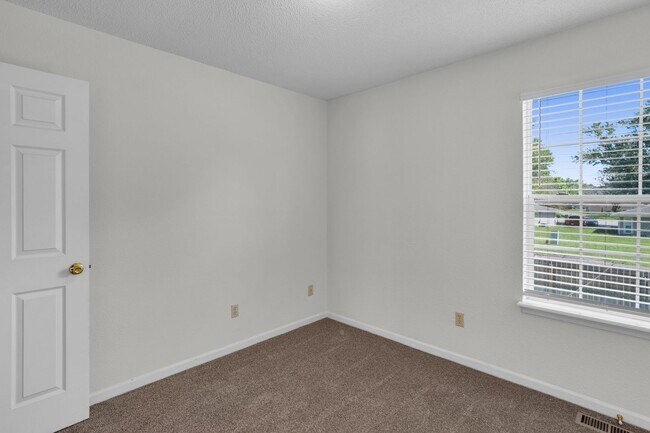 Building Photo - 4302-4304 Cheryl Ct.