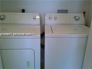 Building Photo - 2442 Centergate Dr