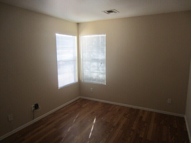 Building Photo - 2883 S Foster Dr