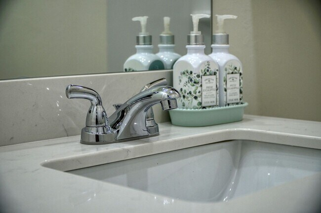 Building Photo - Brand New Home in Washington!